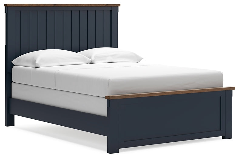 Landocken  Panel Bed