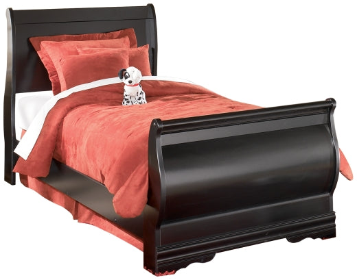 Huey Vineyard Twin Sleigh Bed with Mirrored Dresser, Chest and Nightstand